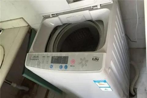 洗衣机按启动键滴一声不显示